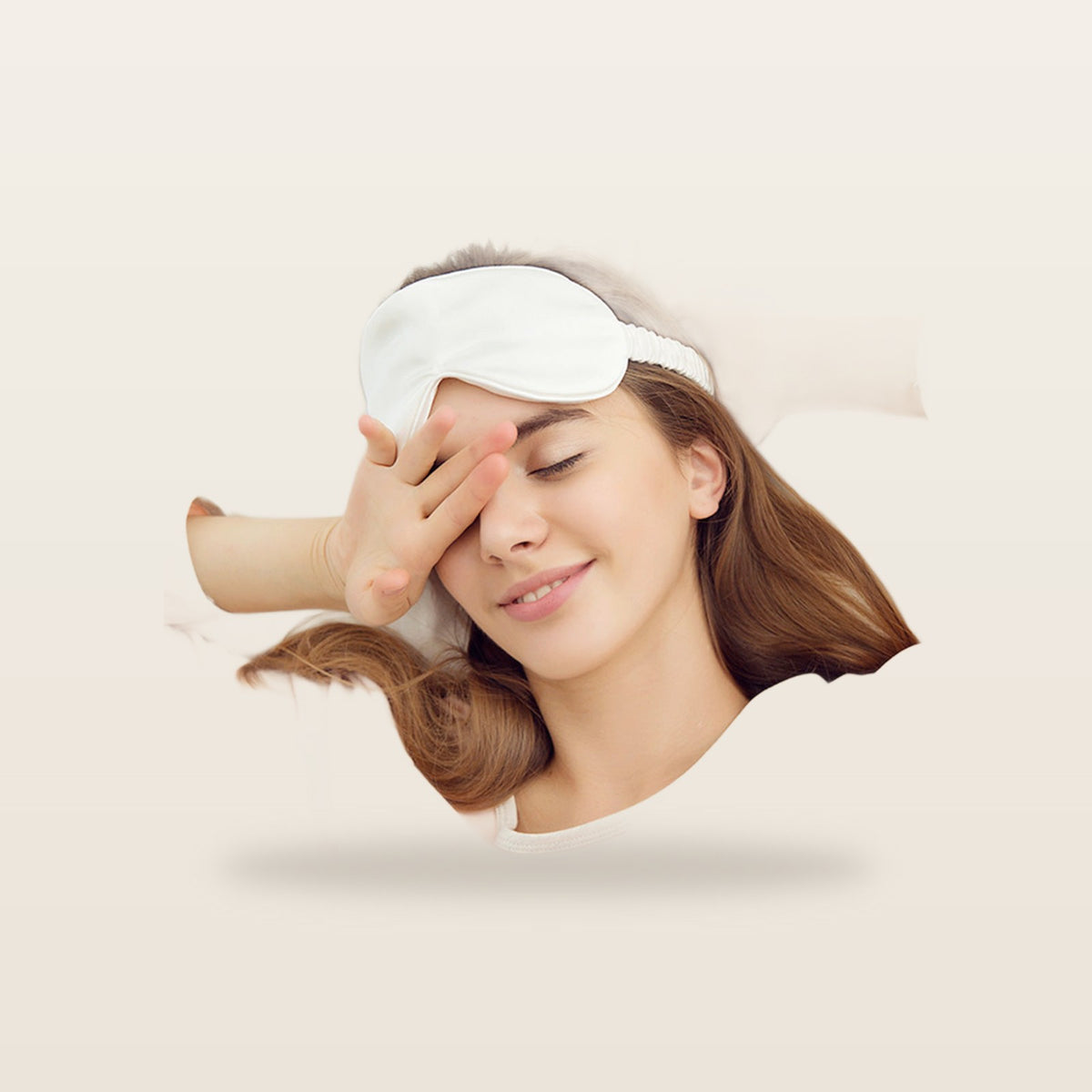 Welvana Zijden Slaapmasker op crème achtergrond